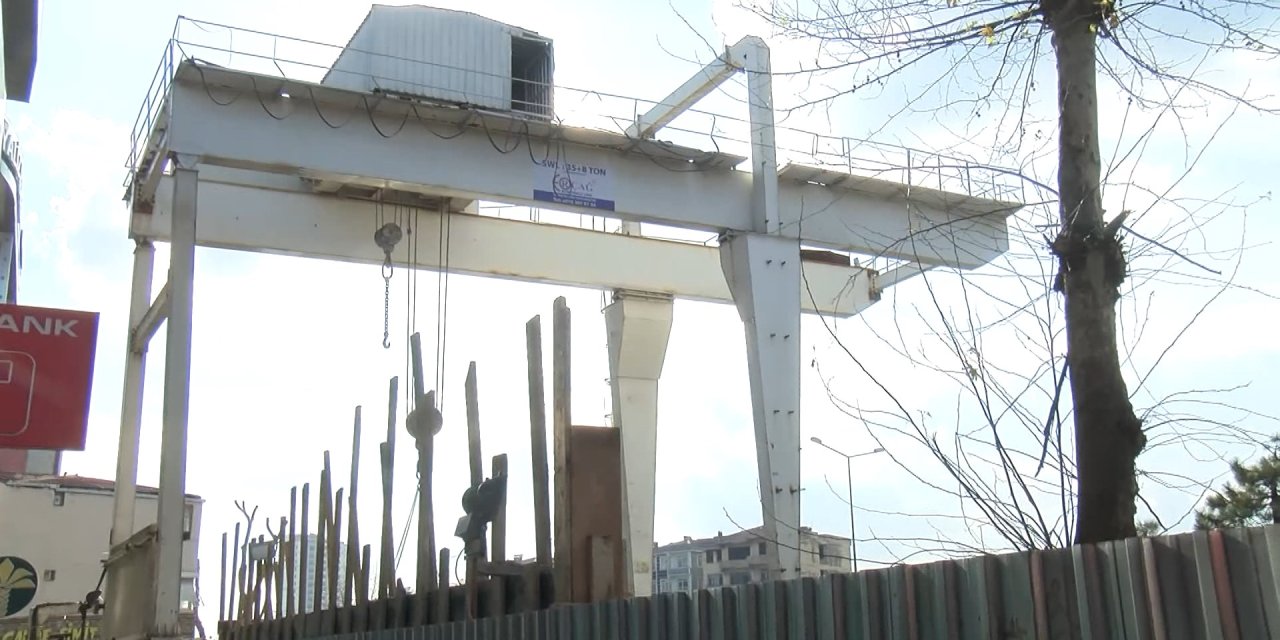 Pendik'te Metro Çalışmasında Dinamit Patlatıldı; İş Yerleri Zarar Gördü