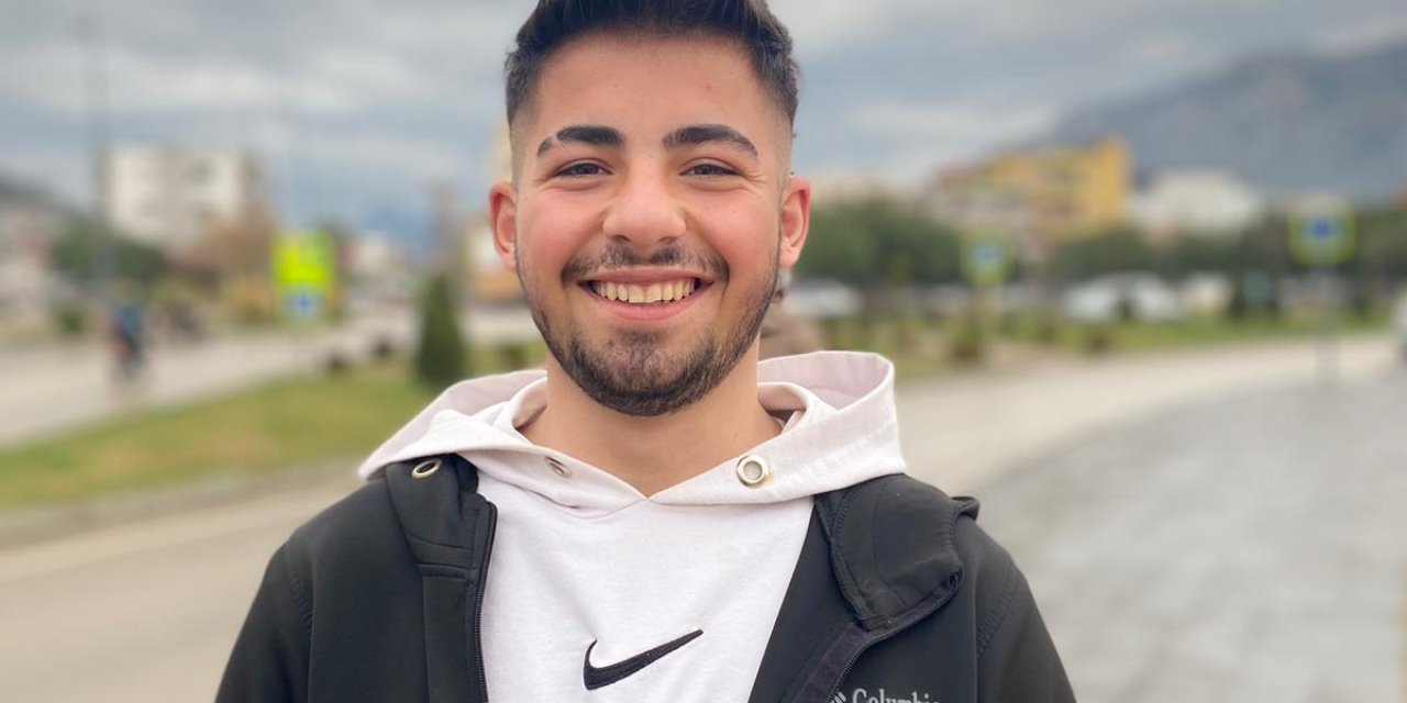 Adana'da Beton Bariyere Çarpan Motosikletteki 1 Kişi Öldü, 1 Kişi Yaralandı (2)