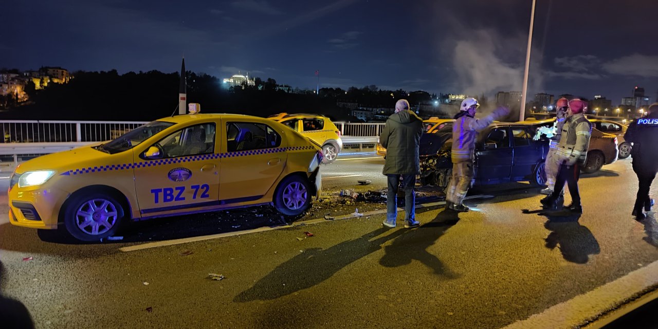 15 Temmuz Şehitler Köprüsü'nde 10 Aracın Karıştığı 3 Kaza: 3 Yaralı