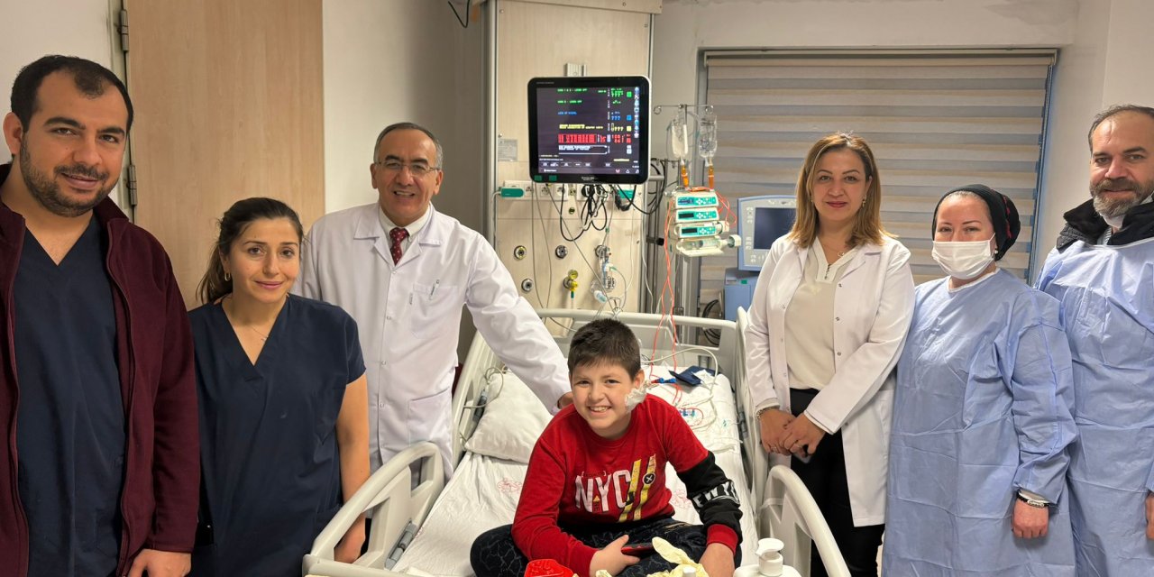 Diyalizle Komadan Çıkan Şevket, Onlarca Bebeği De Kurtardı