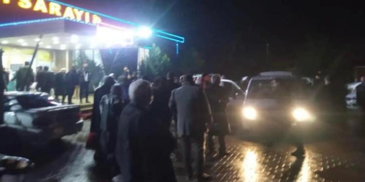 Üvey Kardeşinin Düğününde 3 Kişiyi Yaraladı, Kaçarken Kaza Yaptı