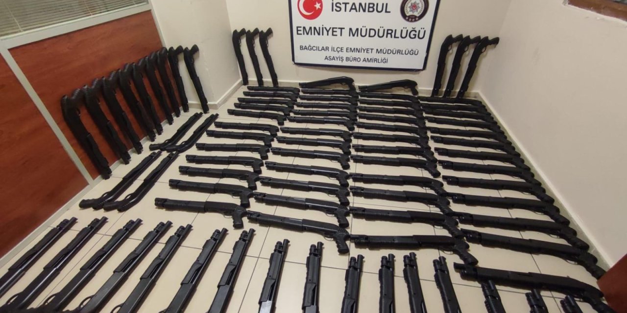 Bağcılar'da 86 Pompalı Tüfek Ele Geçirildi