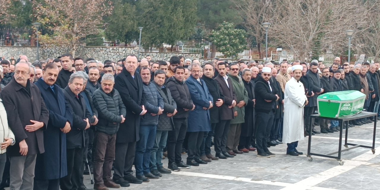 İş Bankası Yönetim Kurulu Başkanı Adnan Bali’nin Babası Toprağa Verildi