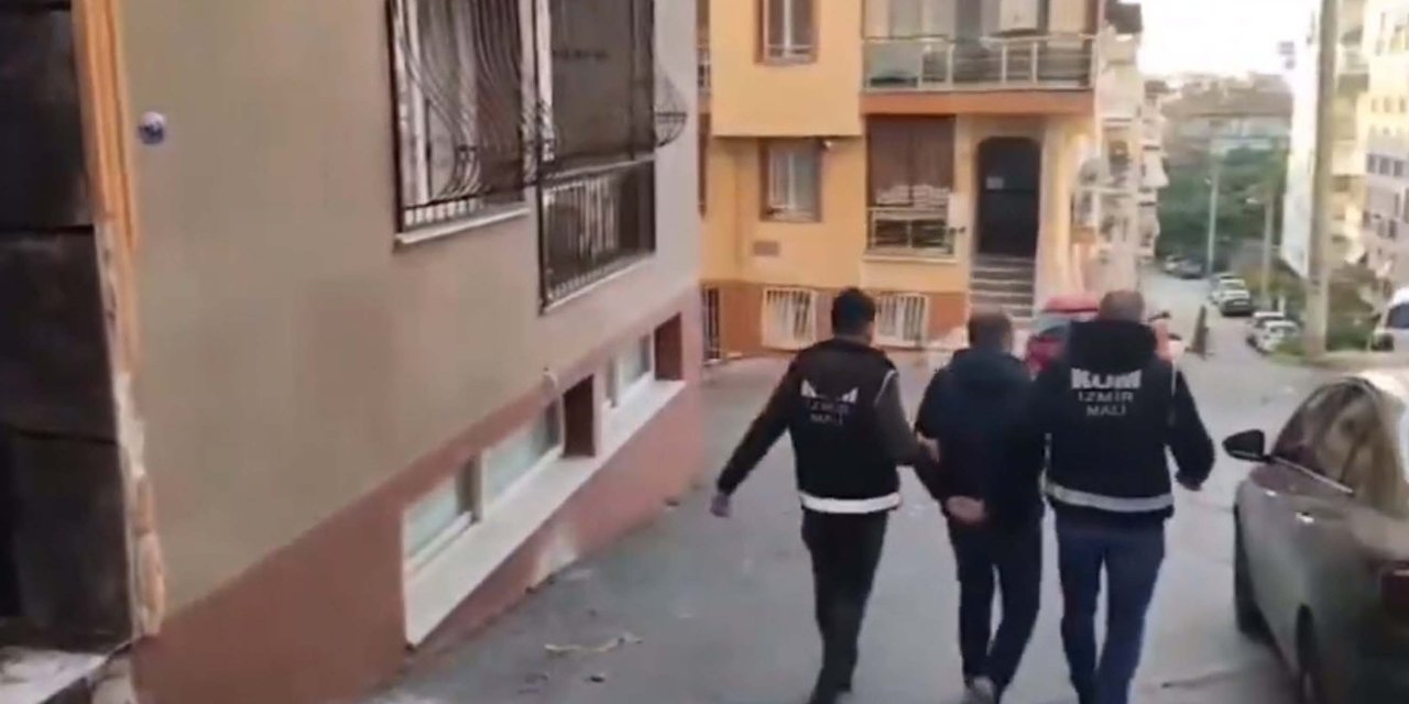 İzmir'de, Naylon Fatura Operasyonu; 5 Gözaltı