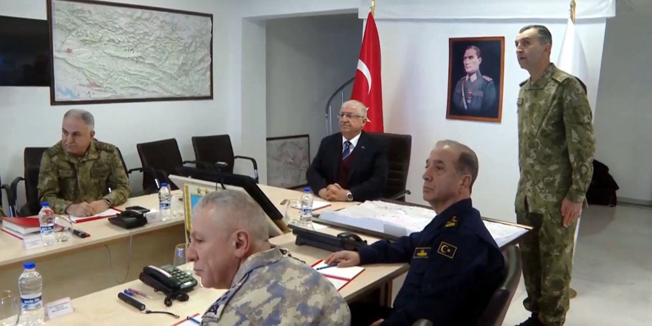 Bakan Güler Ve Tsk Komuta Kademesi Şırnak'a Gitti (2)