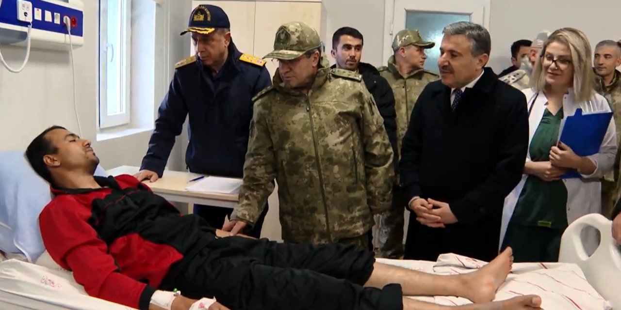 Bakan Güler Ve Tsk Komuta Kademesi Şırnak'a Gitti (3)