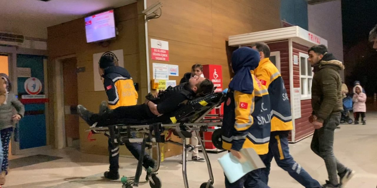 Bursa'da Suriye Uyruklu İki Grup Arasında Bıçaklı Kavga: 2 Yaralı