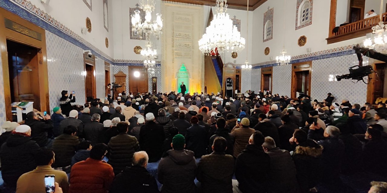 Erbaş'tan Hacı Bayram'daki Sabah Namazı Sonrası Şehitler İçin Dua