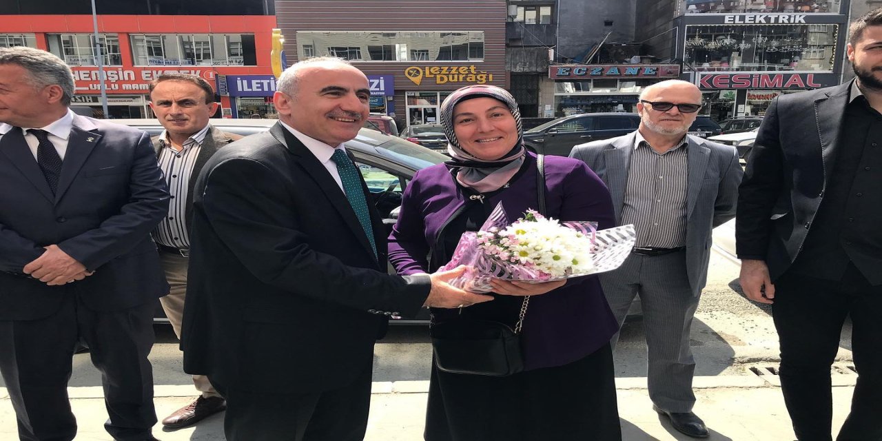 Milletvekili Adayı Mertoğlu'na Pazar'da yoğun ilgi