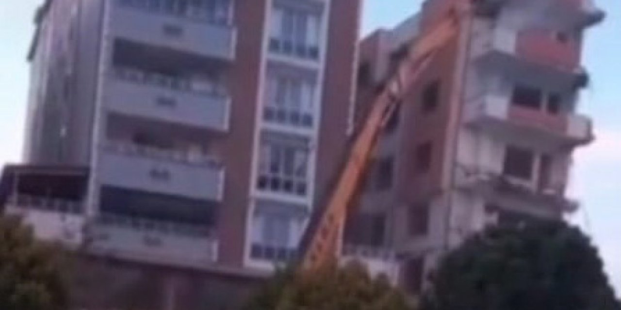 Gaziantep’te, Ağır Hasarlı 6 Katlı Bina Yıkılırken Çöktü