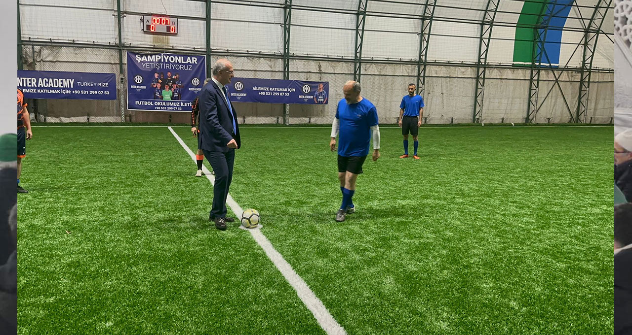 Rize Belediyesinden birimler arası halı saha futbol turnuvası