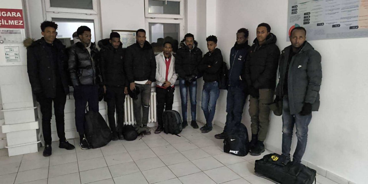 Edirne'de 1 Haftada 160 Kaçak Göçmen İle 6 Organizatör Şüphelisi Yakalandı