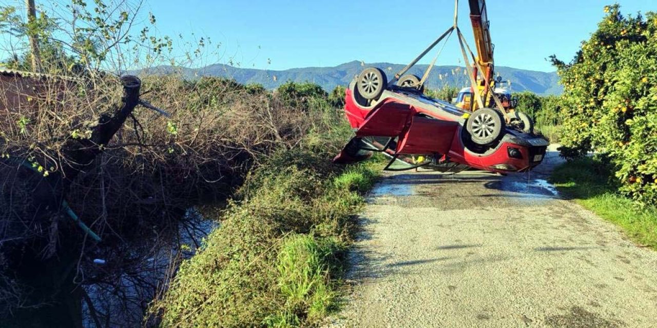 Muğla'da Sulama Kanalına Düşen Otomobilin Sürücüsü Öldü