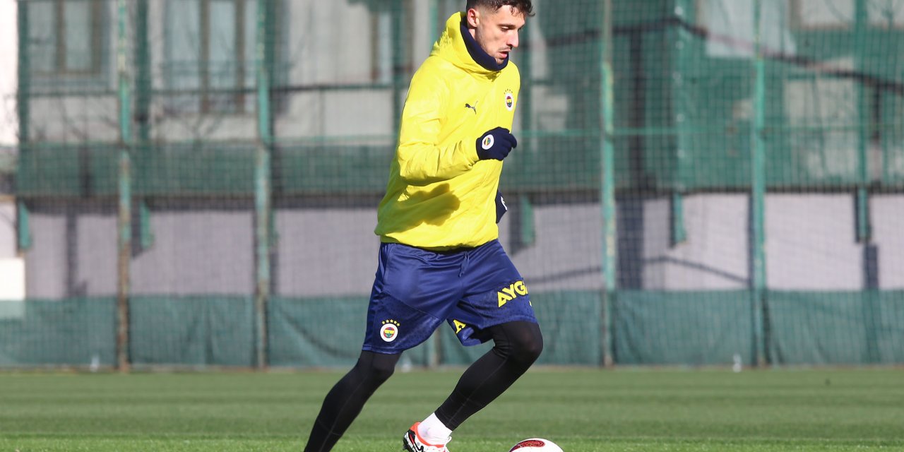 Fenerbahçe'nin Yeni Transferi Krunic İlk İdmanına Çıktı
