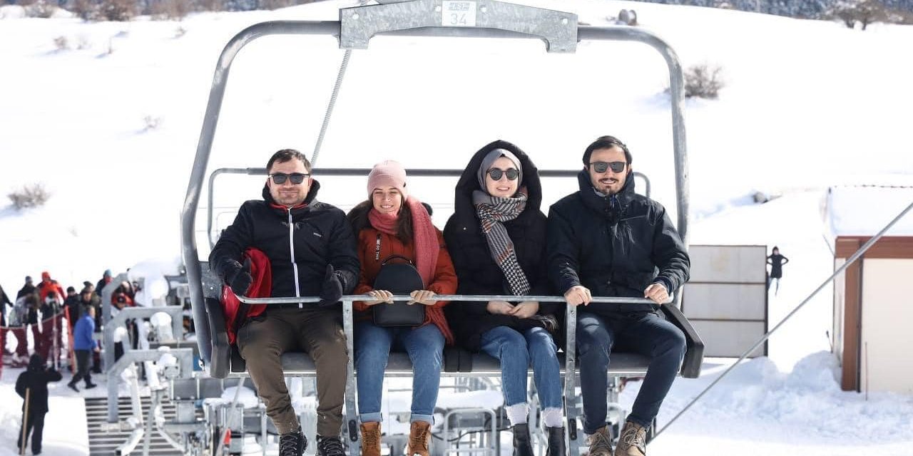 Keltepe Kayak Merkezi'nde Hafta Sonu Yoğunluğu