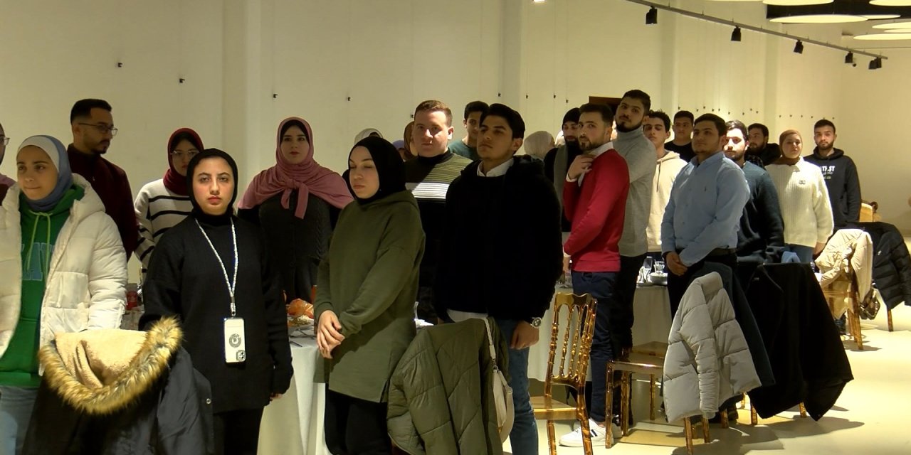 Filistin'den Getirilen 102 Üniversite Öğrencisi İstanbul'da
