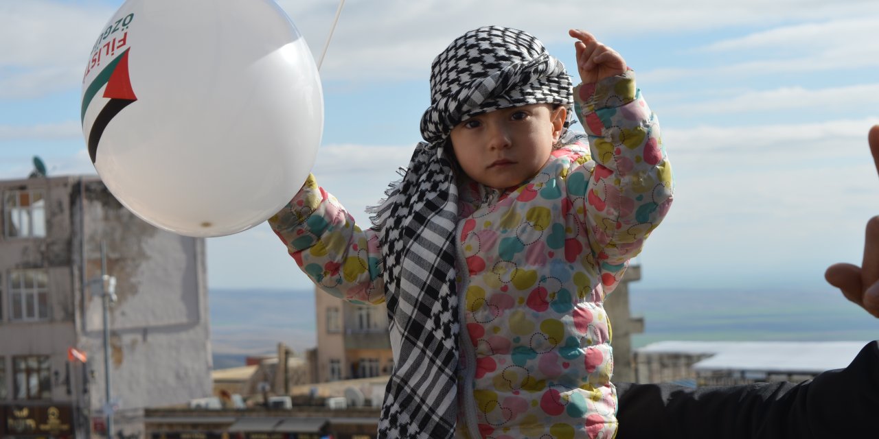Mardin'de Terör Ve İsrail Protestosu; Müftü İle Papaz Dua Etti