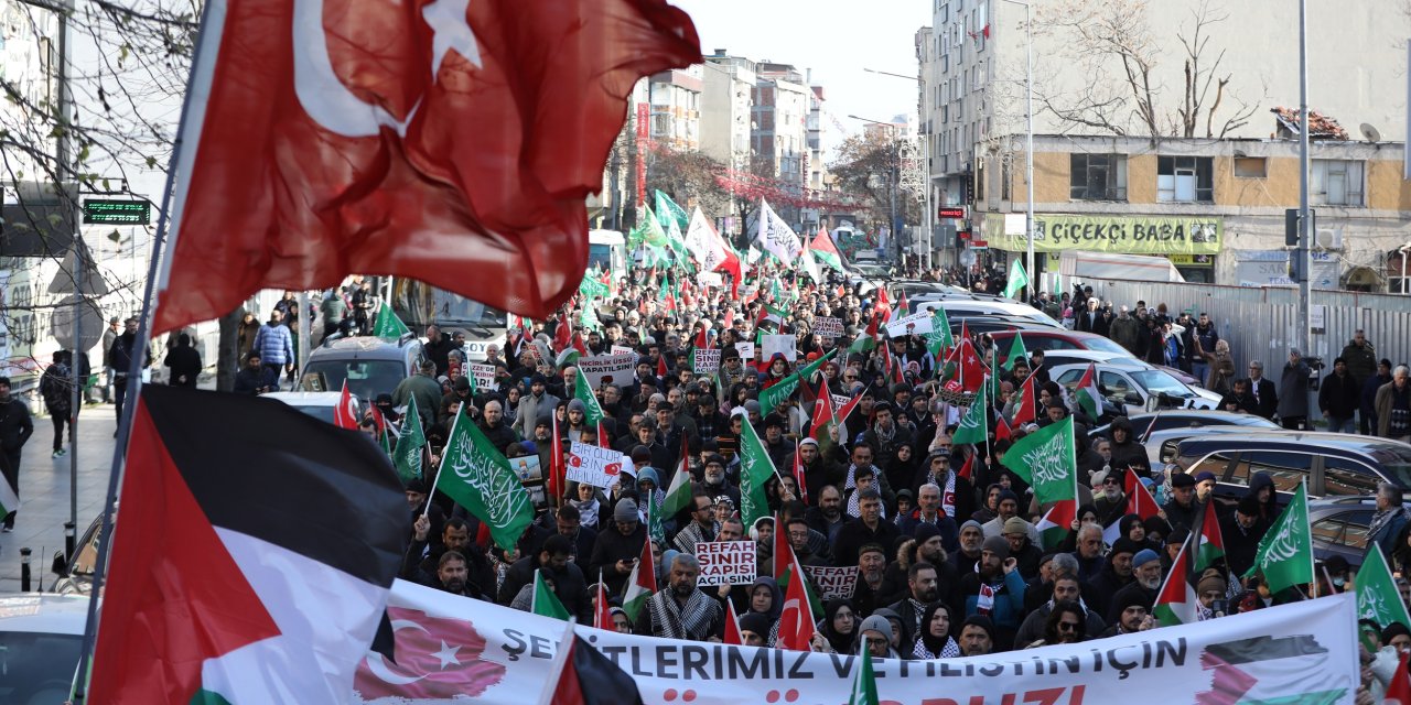 Bağcılar’da Binlerce Kişi Şehitler Ve Filistin İçin Yürüdü