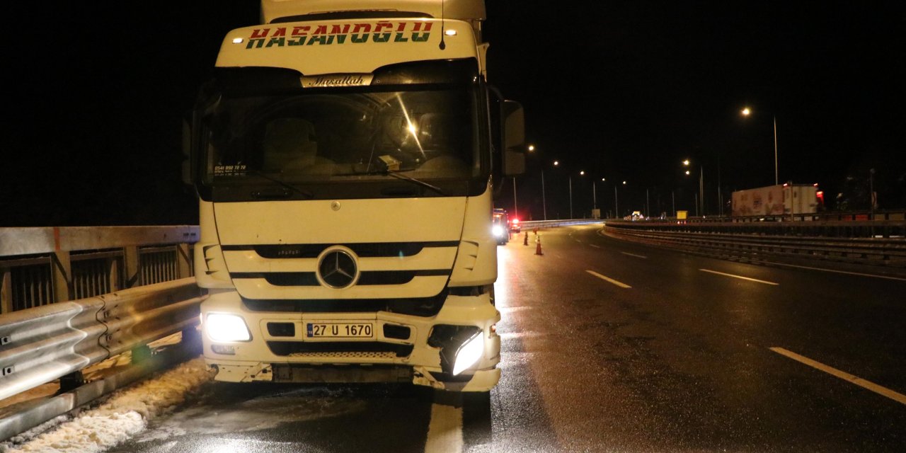 Tır Sürücüsü Direksiyon Başında Kalp Krizi Geçirdi