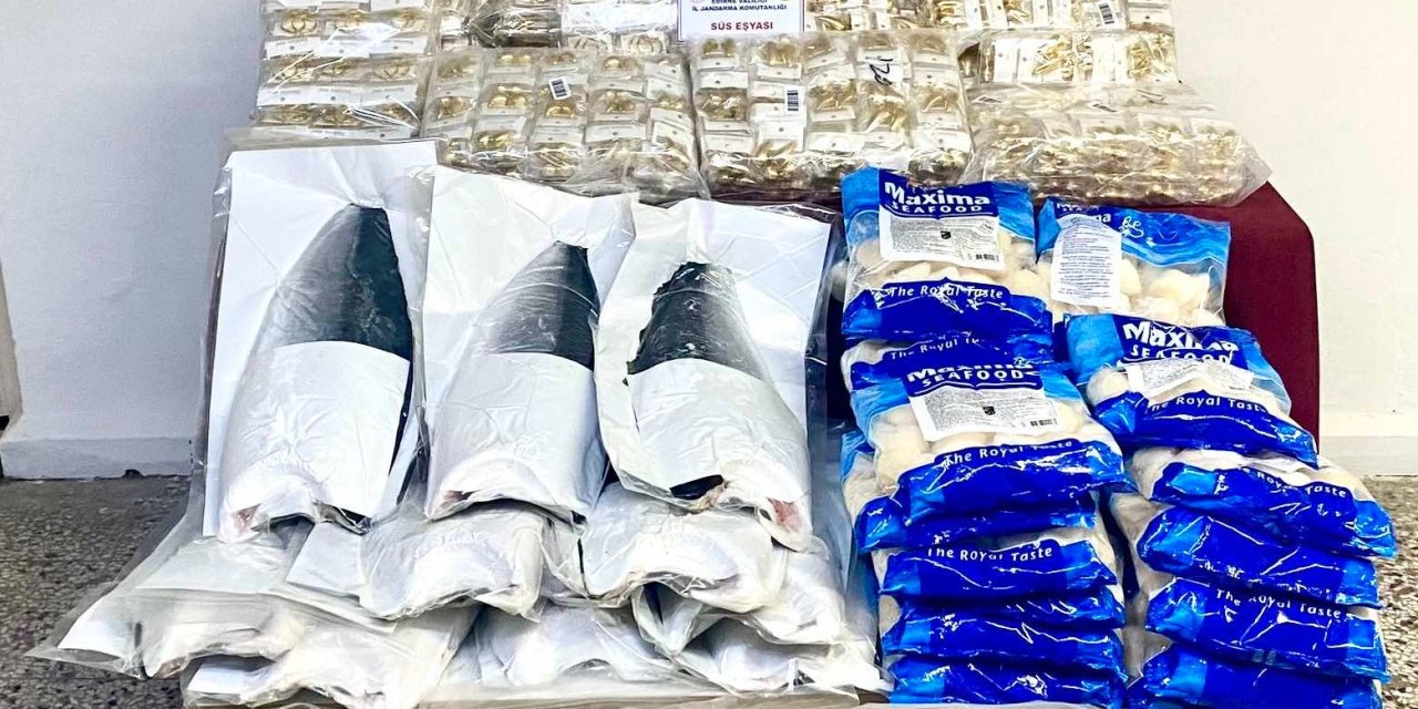 Edirne'de Gümrük Kaçağı 2 Bin 730 Süs Eşyası İle 43 Dondurulmuş Deniz Ürünü Ele Geçirildi