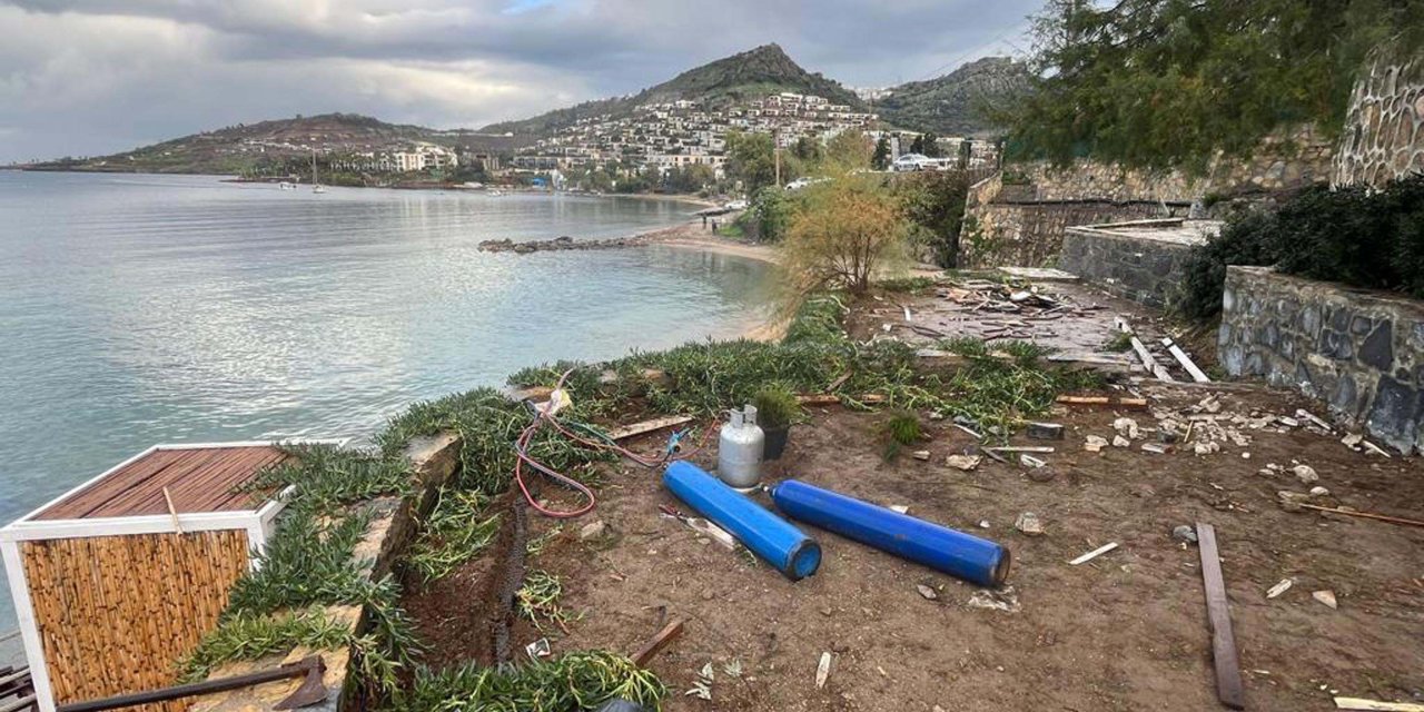 Bodrum'da Halk Plajı Yapılacak Sahili İşgal Eden Yapılar Kaldırıldı