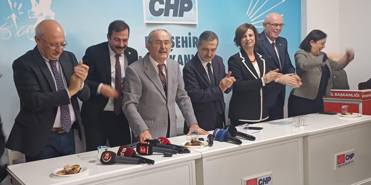 25 Yıllık Başkanlık Dönemi Biten Büyükerşen’den Chp’ye Eleştiri