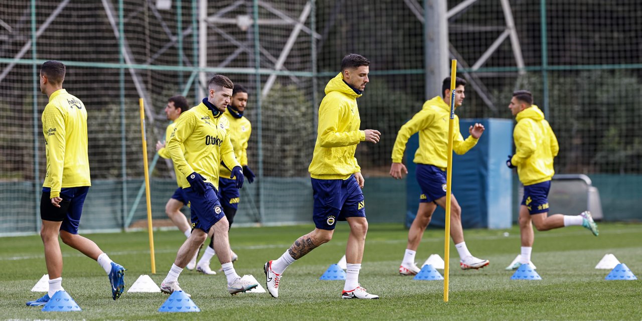 Fenerbahçe'de Rade Krunic Takımla İlk Kez Çalıştı