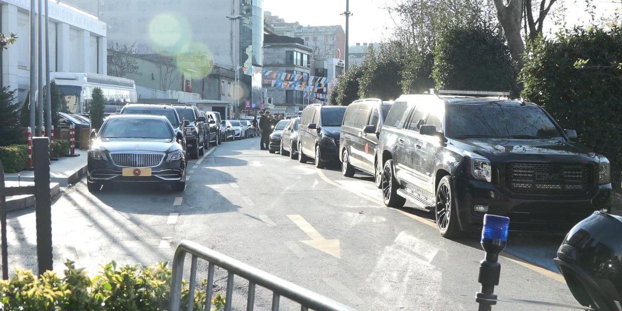 Cumhurbaşkanı Erdoğan, Ak Parti İstanbul İl Başkanlığı'na Geldi