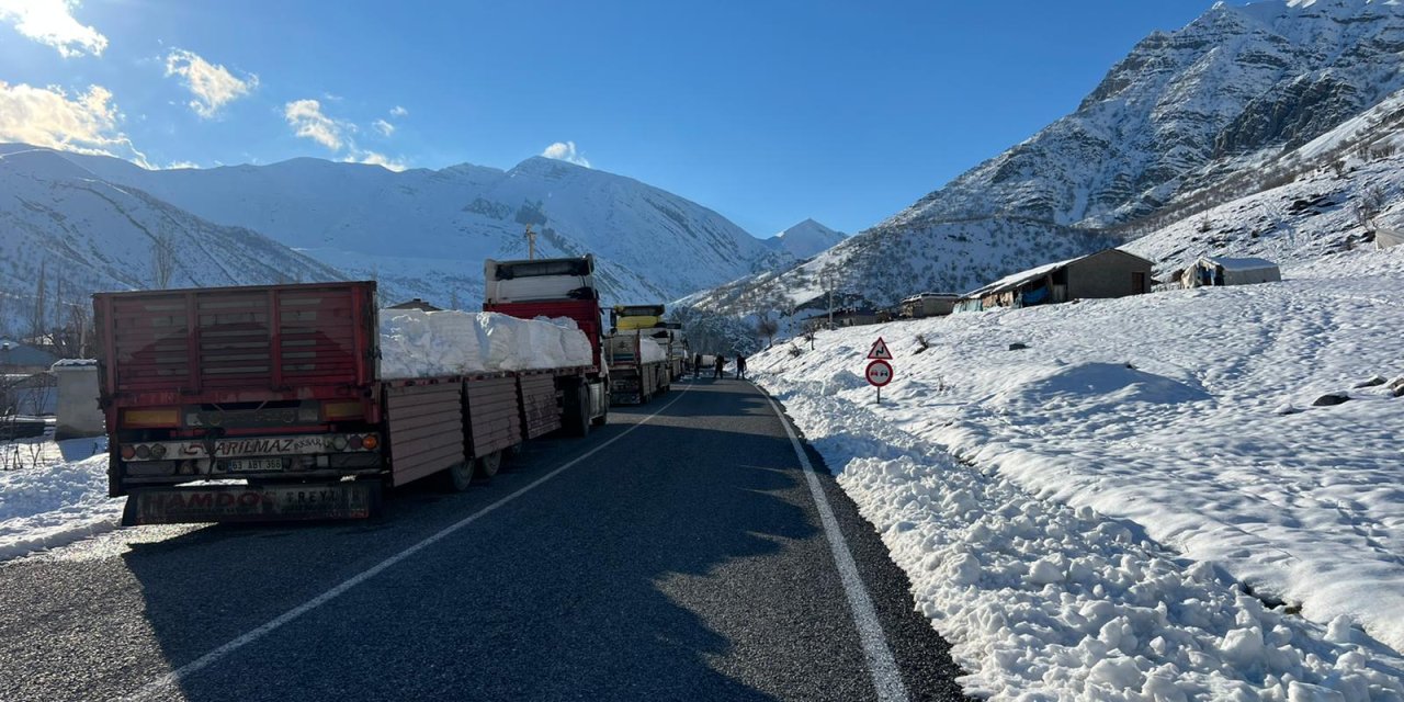 Hakkari- Şırnak Kara Yolu Kar Ve Çığ Riski Nedeniyle Kapatıldı