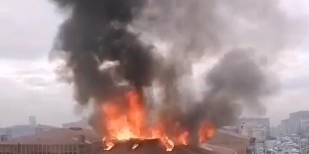 Boya Atölyesinde Çıkan Yangın, Yandaki İş Yerine De Sıçradı