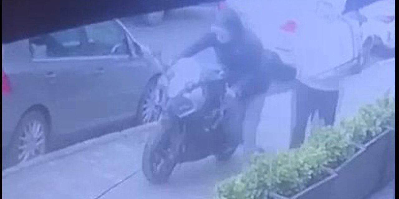 Kadıköy'de İterek Motosiklet Çalan Şüpheli Yakalandı
