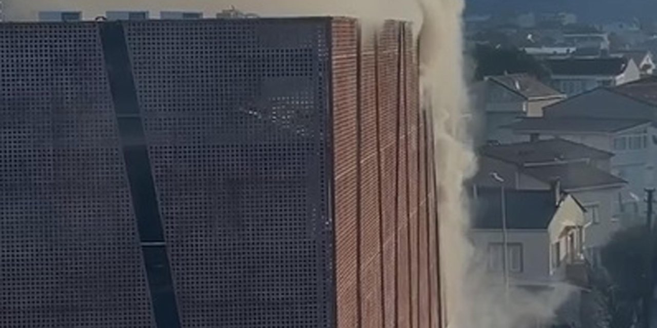 Çanakkale'de Avm'de Yangın