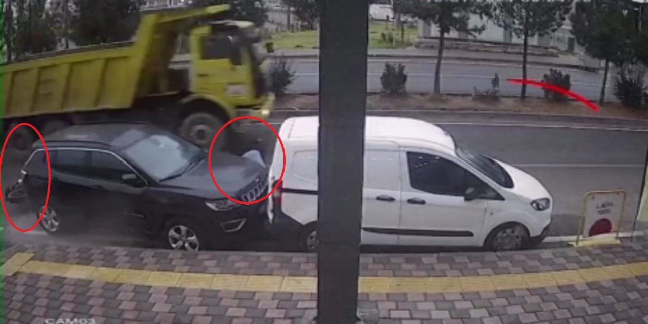 Motosikletli, Sağından Geçmeye Çalıştığı Kamyonun Altında Kalıp Öldü; O Anlar Kamerada