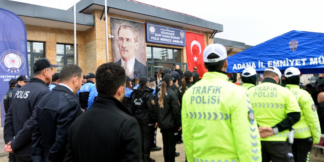 Şehit Oğlunun İsminin Verildiği Polis Merkezinin Açılışında Gözyaşlarını Tutamadı