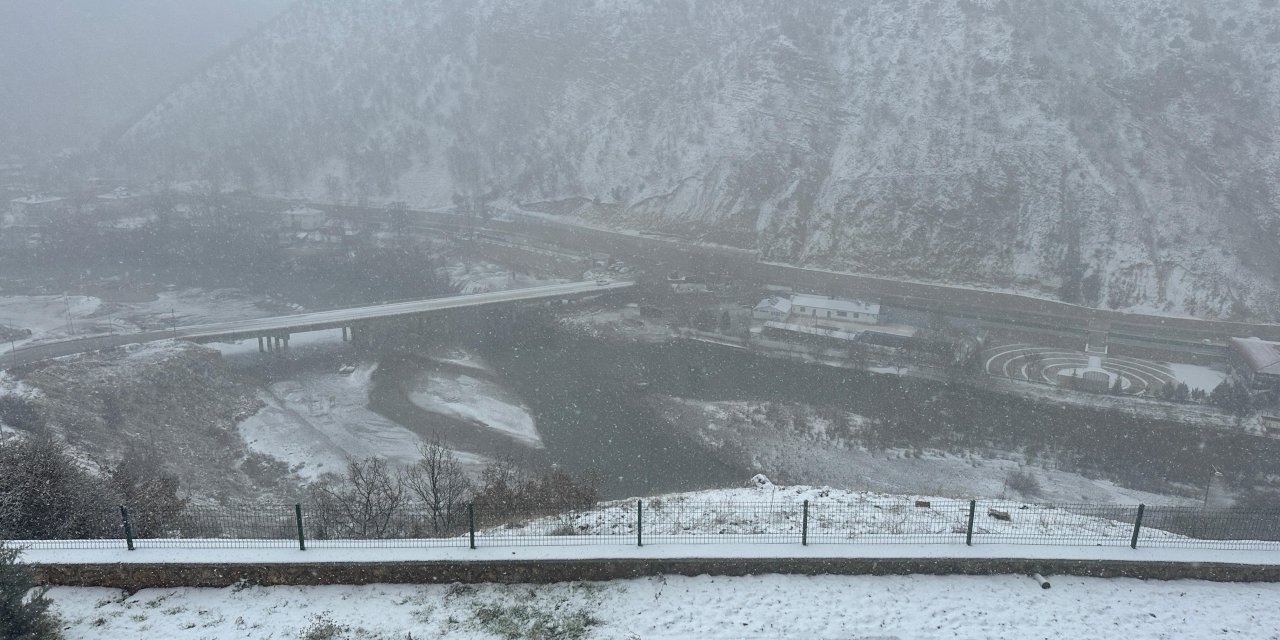 Tunceli'de Kar Yağışı