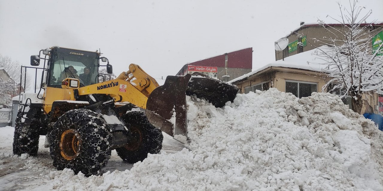 Karlıova'da Kapanan 30 Köy Yolu, Ulaşıma Açıldı