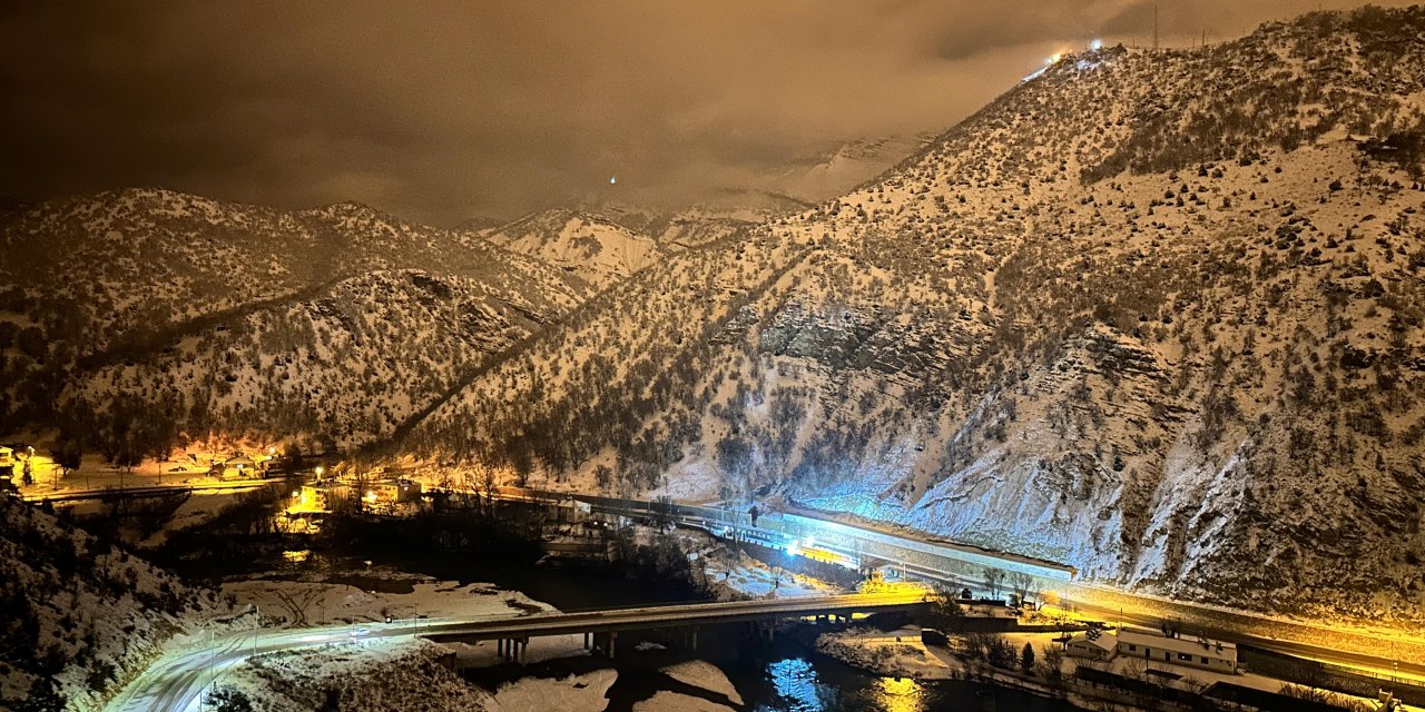 Tunceli Ve Bingöl'de Eğitime 'Kar' Engeli
