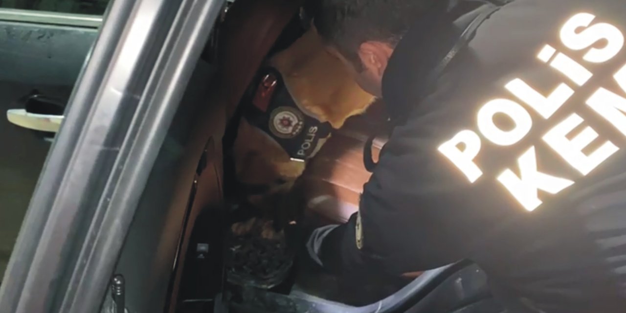 Otomobilde 3 Kilo 450 Gram Metamfetamin Ele Geçirildi