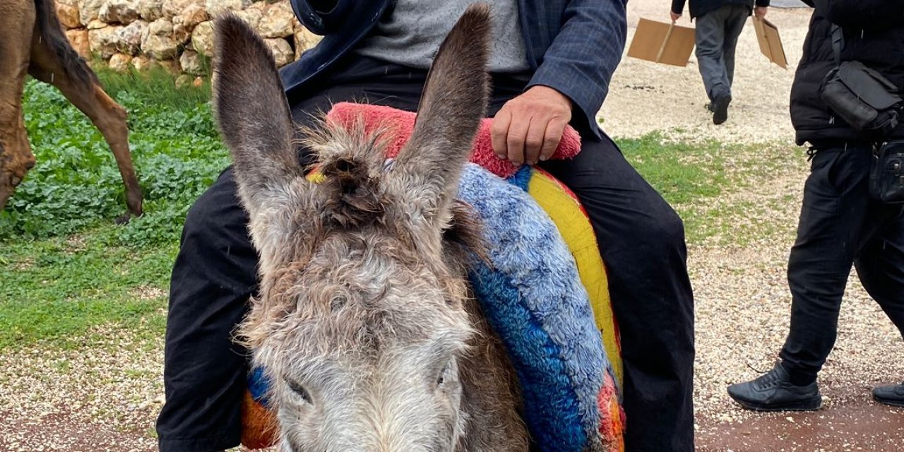 Yörüklerden İlk Türk Astronot Alper Gezeravcı'ya Pankartlı Destek