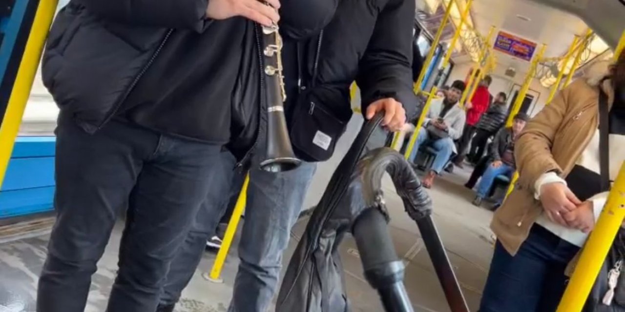 Metroda Ağlayan Bebeği, Klarnetle Ninni Çalıp Uyuttular