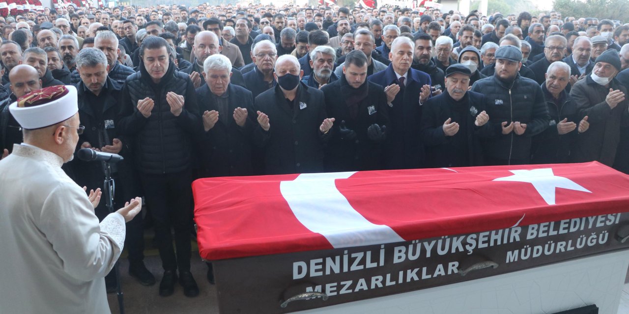 Samos Adası'nda Cesedi Bulunan İş İnsanı, Toprağa Verildi