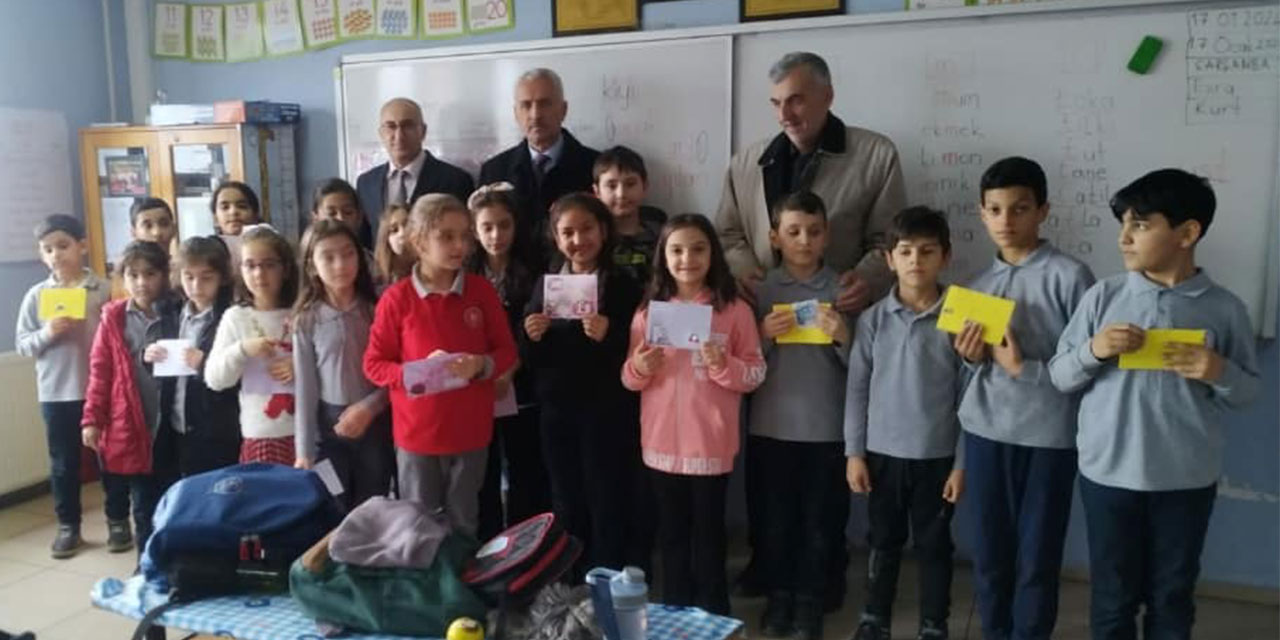 Rize’de Kur'an Bülbüllerine Hediye Takdimi Yapıldı