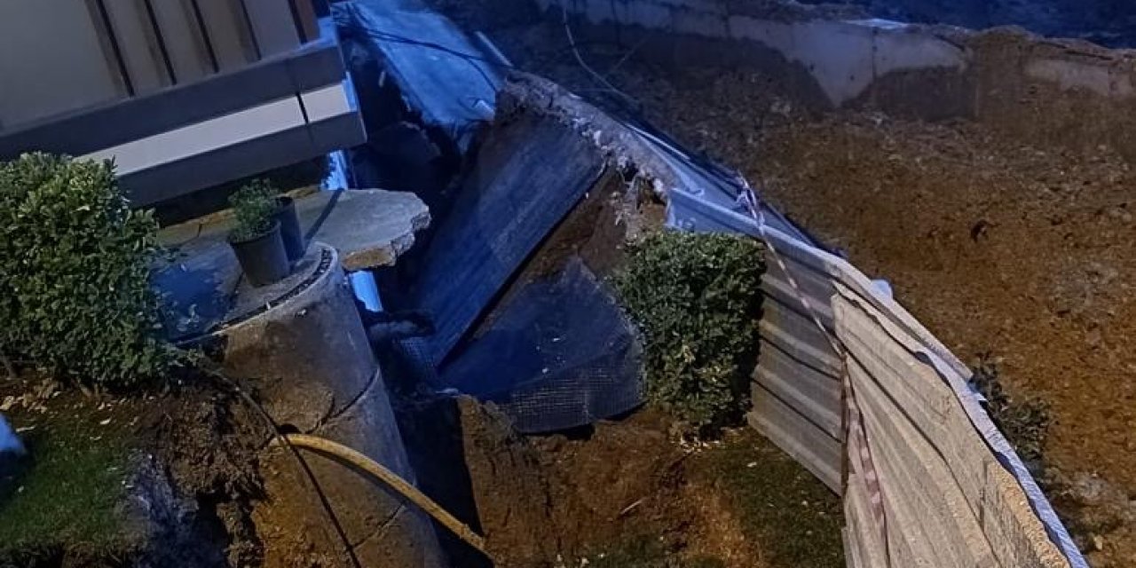 Tuzla'da 5 Katlı Binanın Bahçesinde Toprak Kaydı, İstinat Duvarı Çöktü