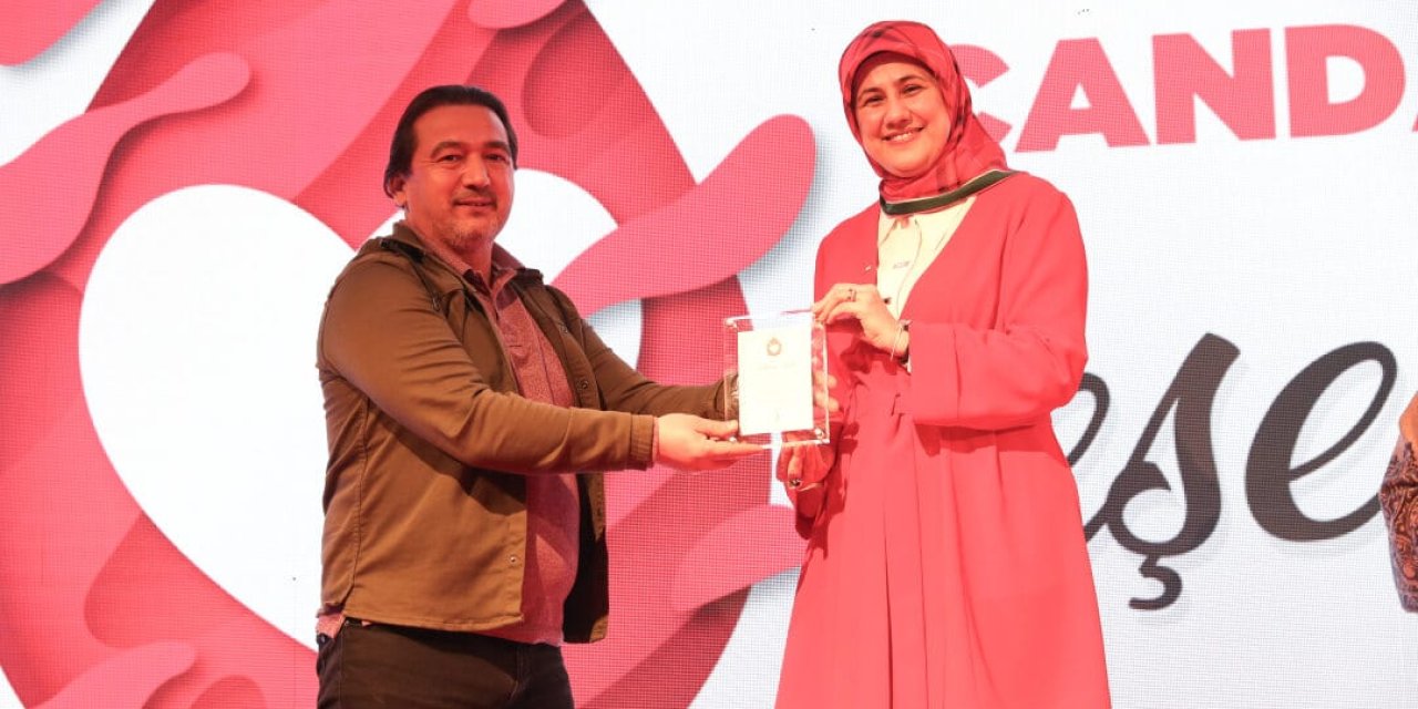 94 Bağış Yapan 'kan Kahramanı'na Plaket