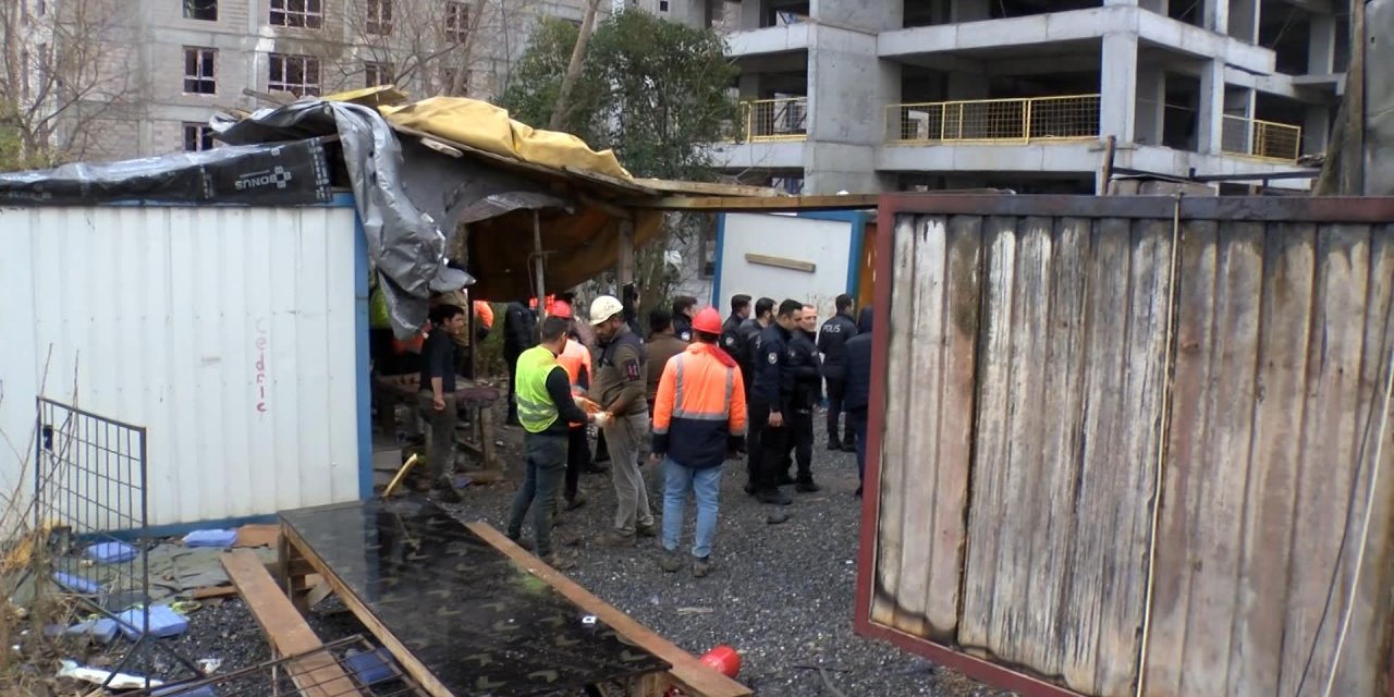 (Geniş Haber) Ataşehir'de İşçilerin Kaldığı Konteynerde Yangın