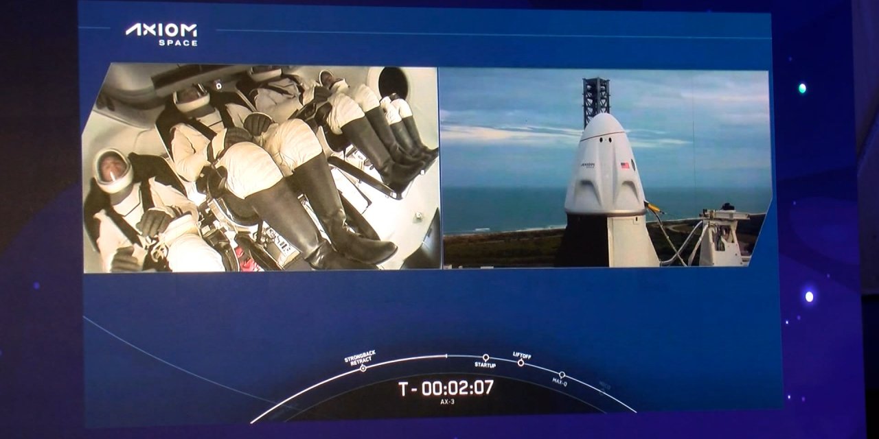 Gezeravcı'ının Uzay Yolculuğu Taksim'den Takip Edildi