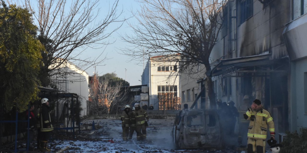 İzmir'de 2 Kişinin Öldüğü Parfüm Fabrikasındaki Yangına 2 Tutuklama