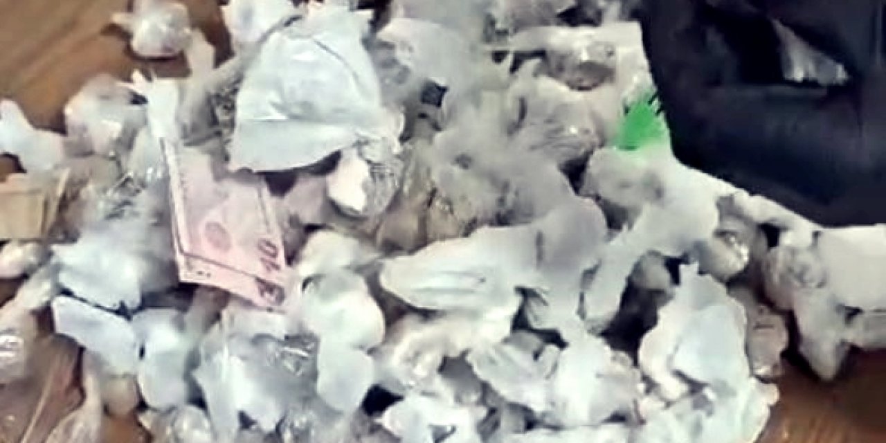 Bez Çantadan 1,5 Kilo Eroin Çıktı