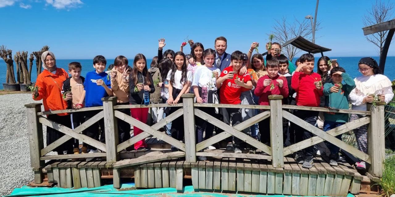 Rize Belediyesi Serası Vakıflar İlkokulu Öğrencilerini Ağırladı