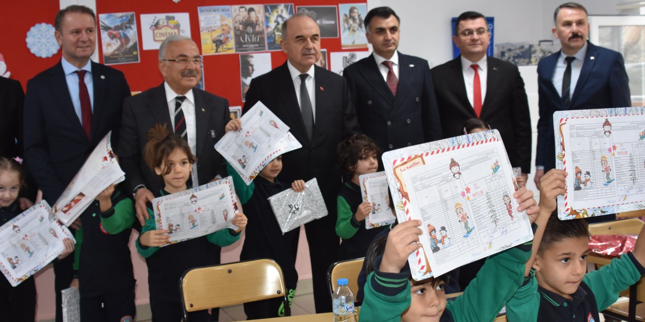 Karne Töreninde Vali İle Öğrenci Arasındaki Diyalog Tebessüm Ettirdi